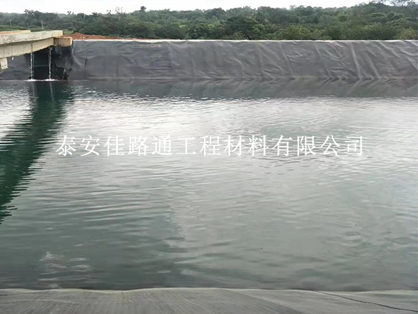 蓄水池防滲膜焊接怎么做到無縫？6 個技巧讓焊縫滴水不漏   