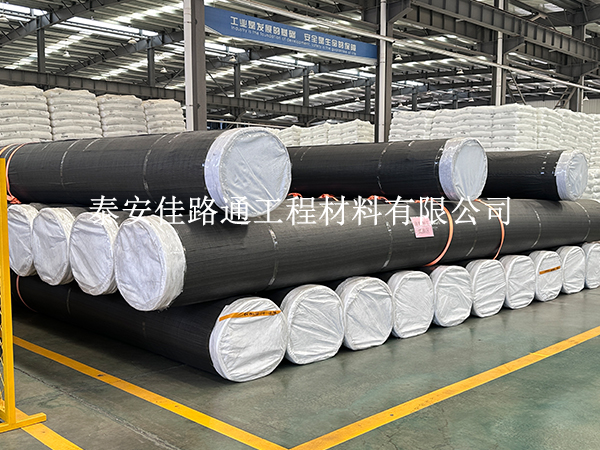 蓄水池防滲膜池底固定不松動(dòng)！5 個(gè)技巧讓膜材牢牢 “扎根”