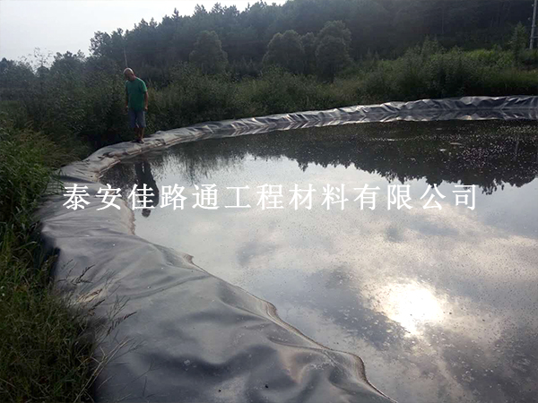 雨季焊接魚塘防滲膜，這 6 大要點必須掌握！