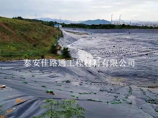 藕池防滲膜要新舊結合？這些方法能防漏